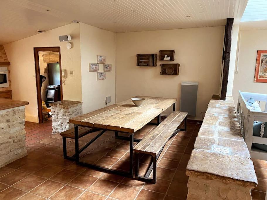 Uniquely Private Holiday Villa In The Charente Puyreaux Extérieur photo
